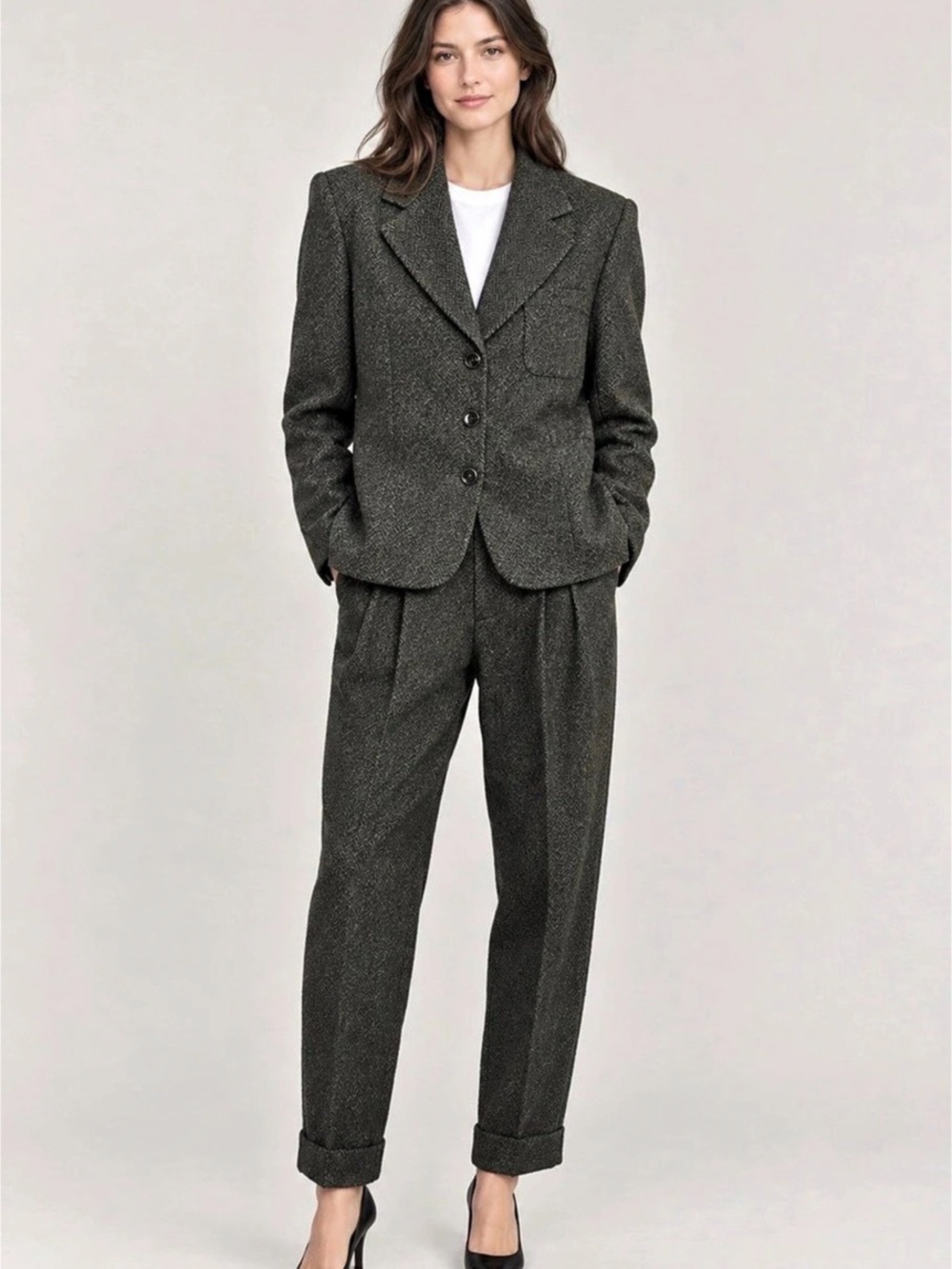 Vintage Jones New York 2-piece suit in olive green and black herringbone.